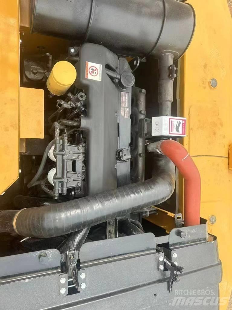 Sany SY 245 Гусеничные экскаваторы