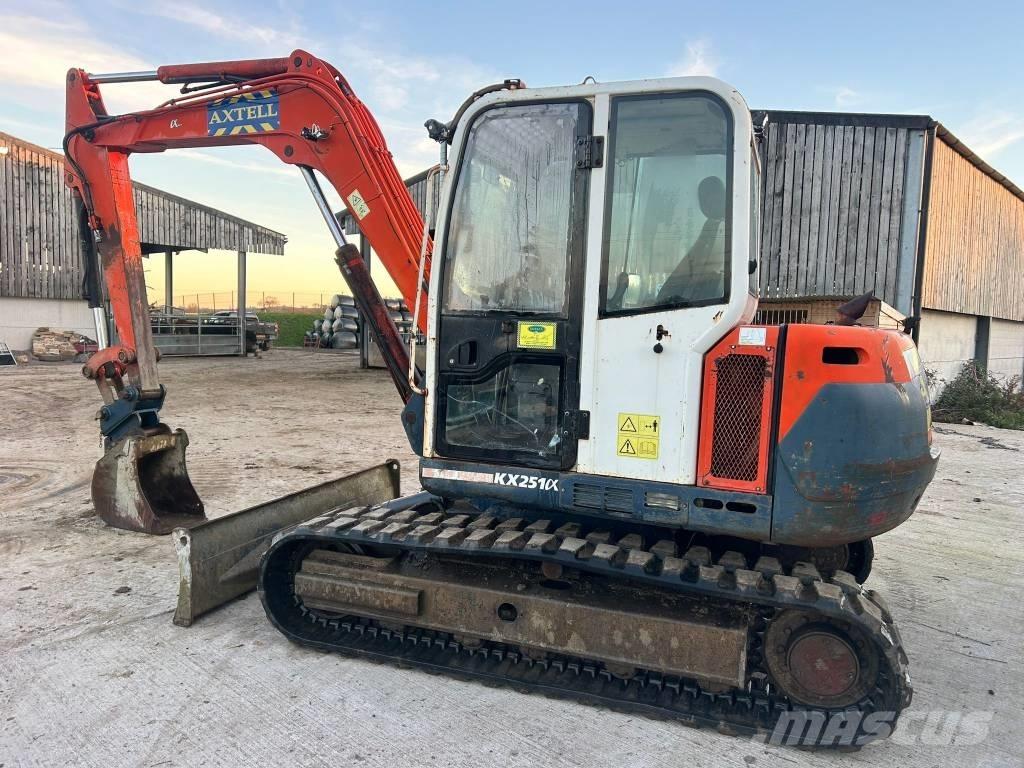 Kubota KX 251 Малые экскаваторы 7т-12т
