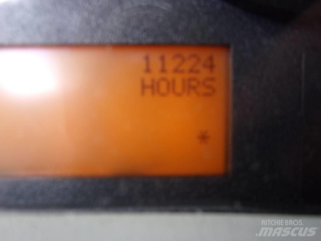 International 4300 Уборочные машины