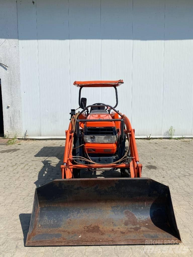 Kubota GL240+tur Коммунальные тракторы