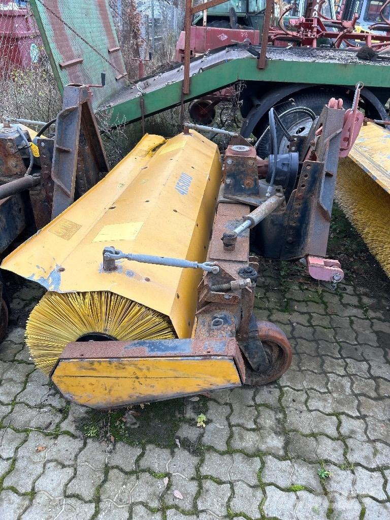 GMR FF2200 SPS Вакуумные уборочные машины