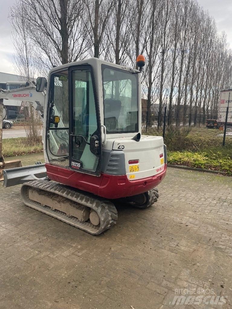 Takeuchi TB 235 Мини-экскаваторы