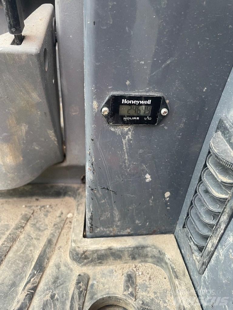 Takeuchi TB 235 Мини-экскаваторы