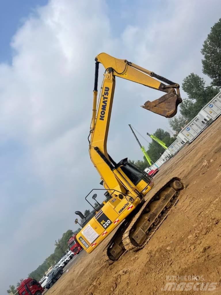 Komatsu pc220-8 Гусеничные экскаваторы