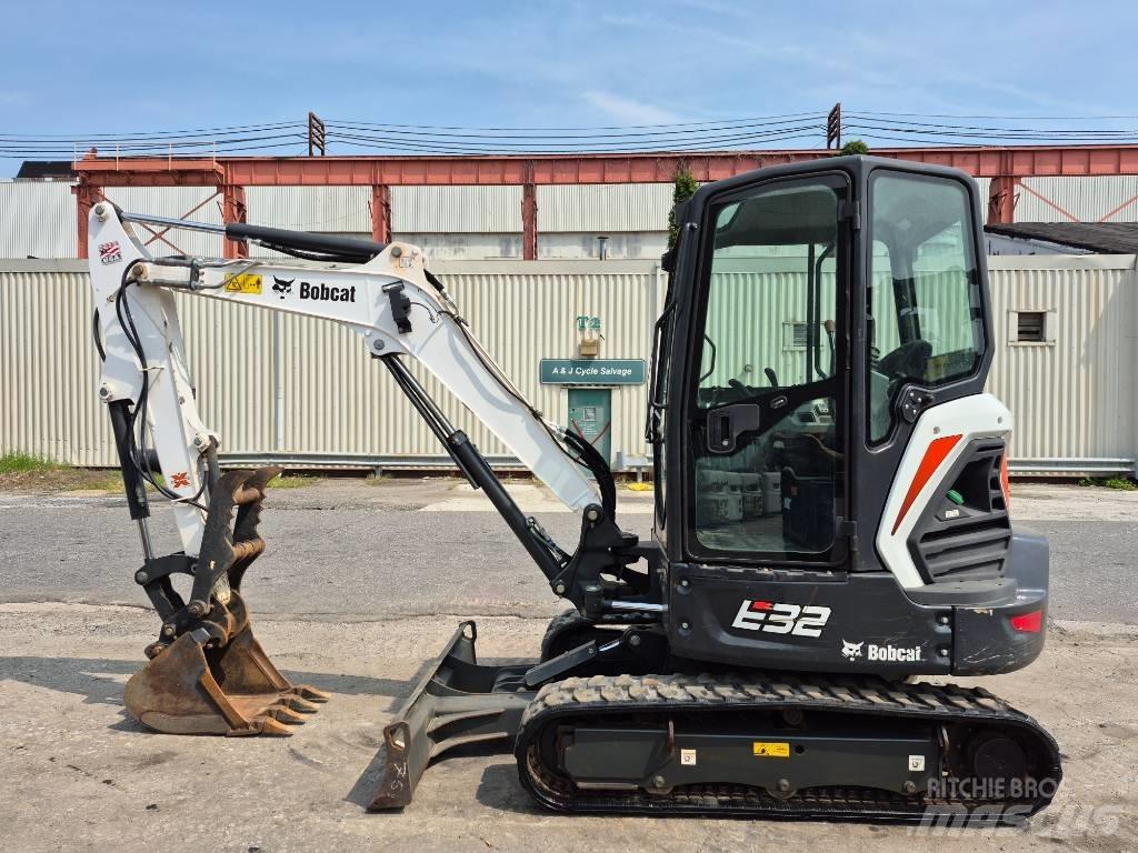 Bobcat E 32i Мини-экскаваторы