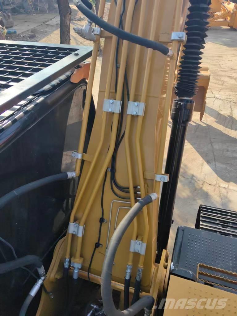 CAT 320 D2L Гусеничные экскаваторы