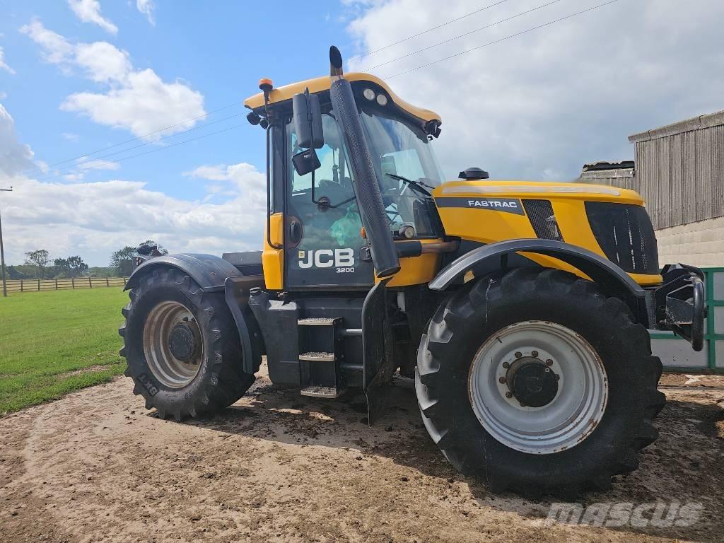 JCB Fastrac 3200 Трактора