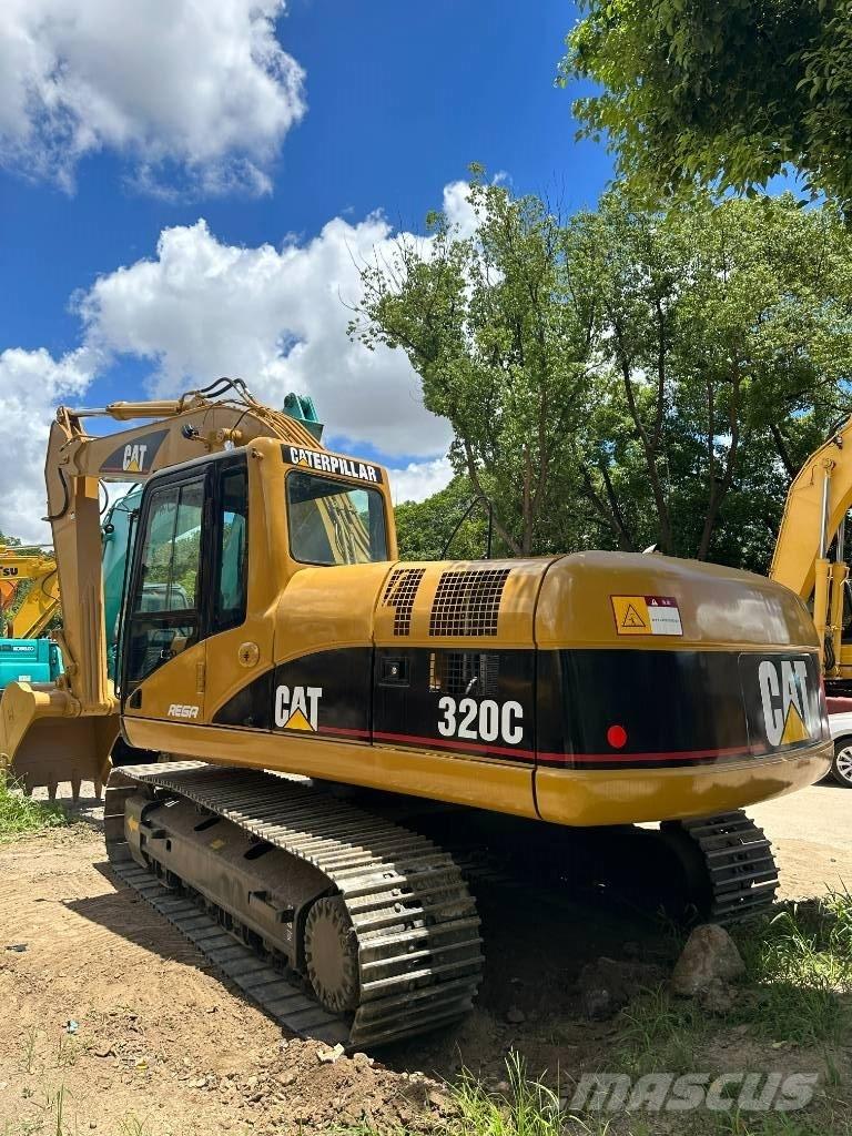 CAT CAT320C Малые экскаваторы 7т-12т