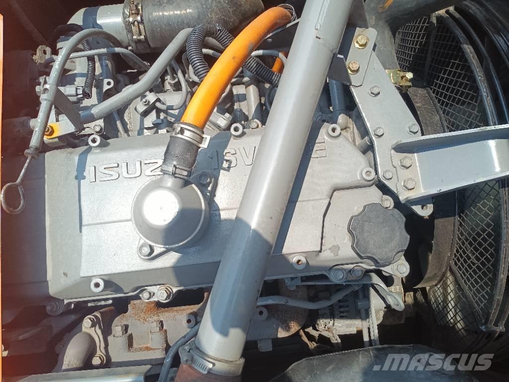 Hitachi ZX 240 Гусеничные экскаваторы