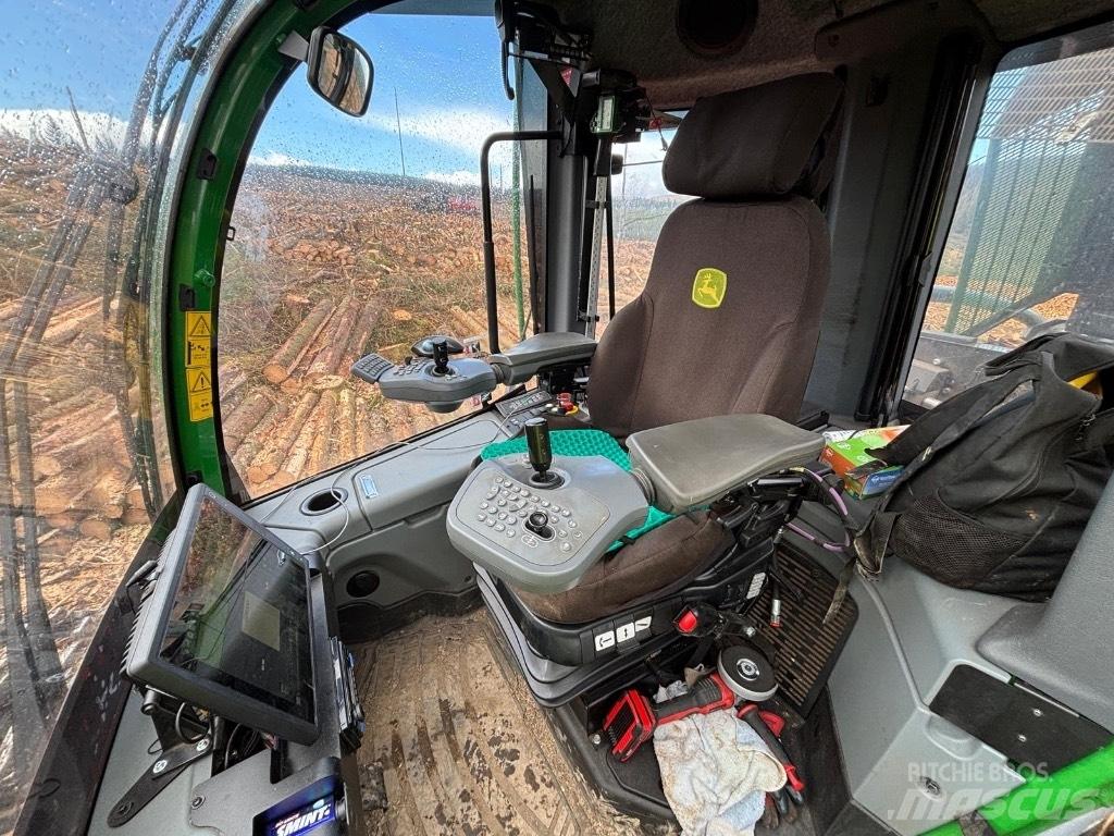 John Deere 1270G 8WD Харвестеры