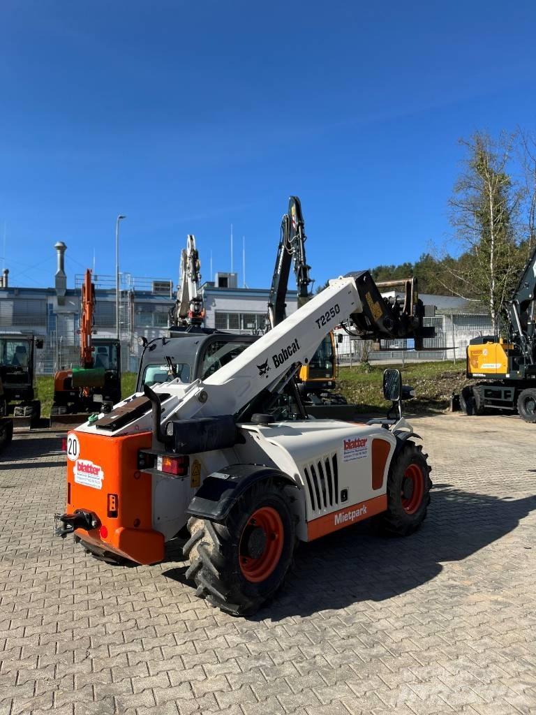 Bobcat T 2250 Телескопические погрузчики