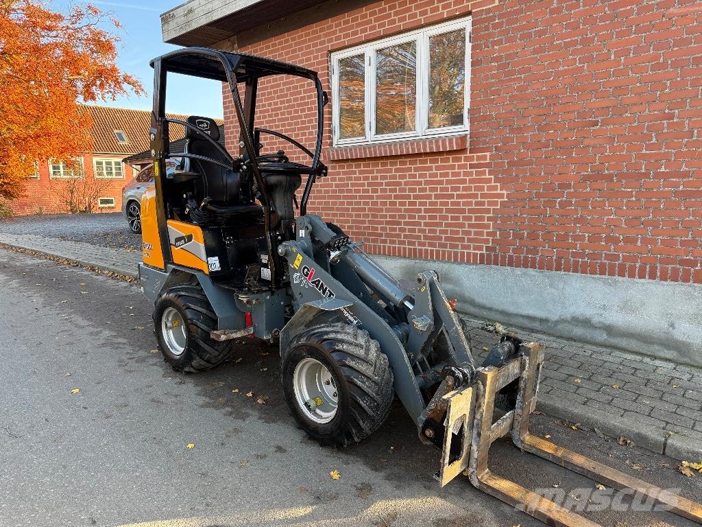 GiANT G 1500 X-tra Малые погрузчики