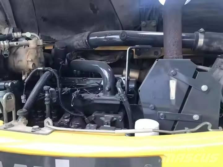 Komatsu PC78US Малые экскаваторы 7т-12т