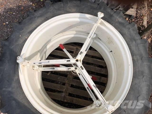 Pirelli 13.6 R38 Шины и колёса