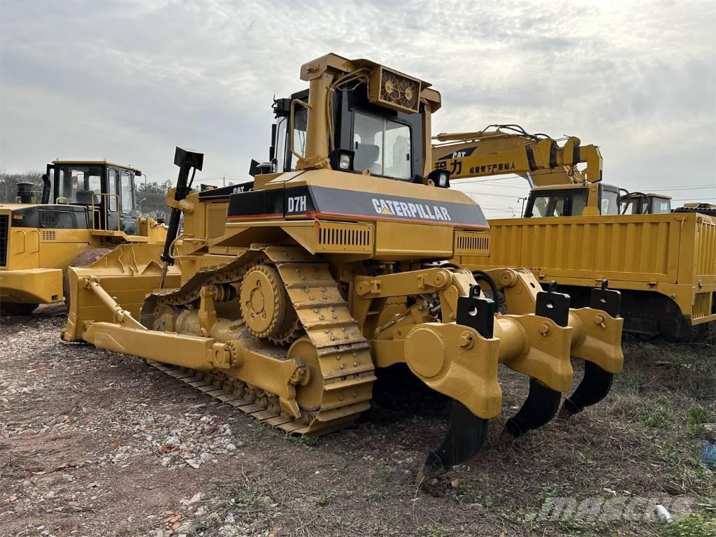CAT D7H Гусеничные бульдозеры