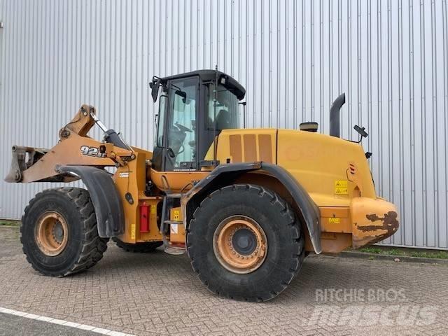 CASE 921F Фронтальные погрузчики