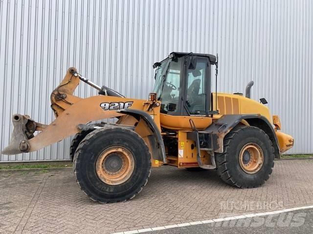 CASE 921F Фронтальные погрузчики