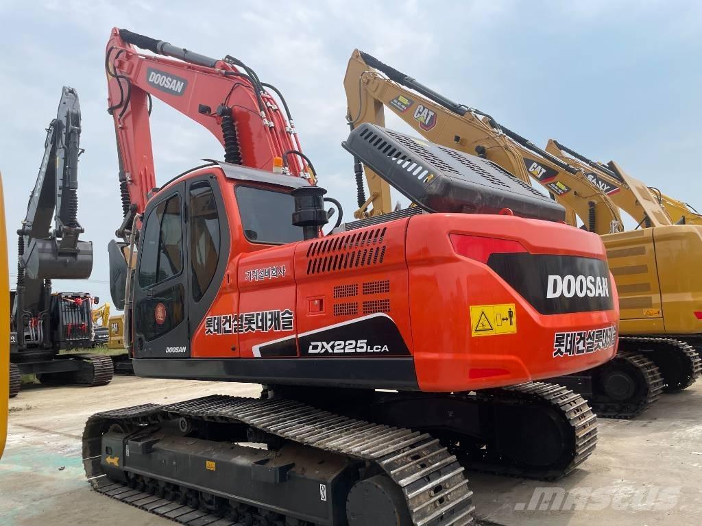 Doosan DX225LCA Гусеничные экскаваторы