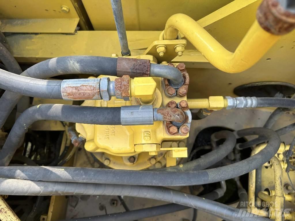 Komatsu PC240-8 Гусеничные экскаваторы