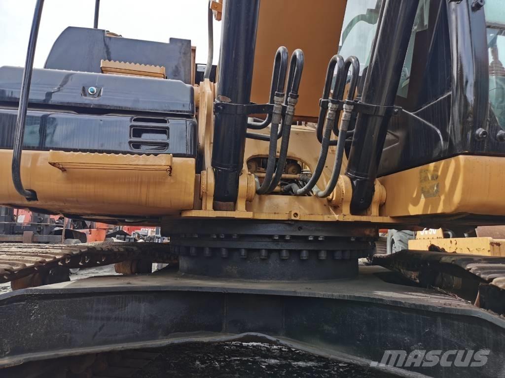 CAT 323D Гусеничные экскаваторы