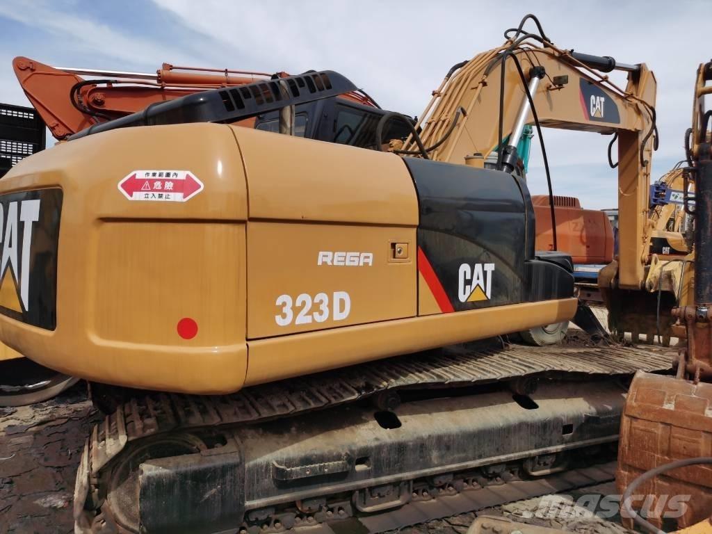CAT 323D Гусеничные экскаваторы