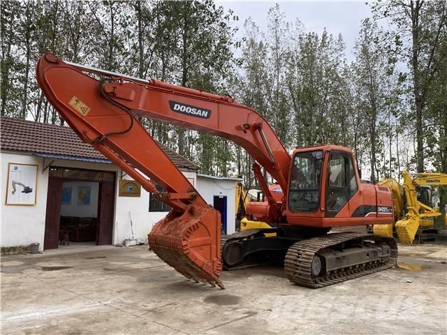 Doosan DH225 Гусеничные экскаваторы