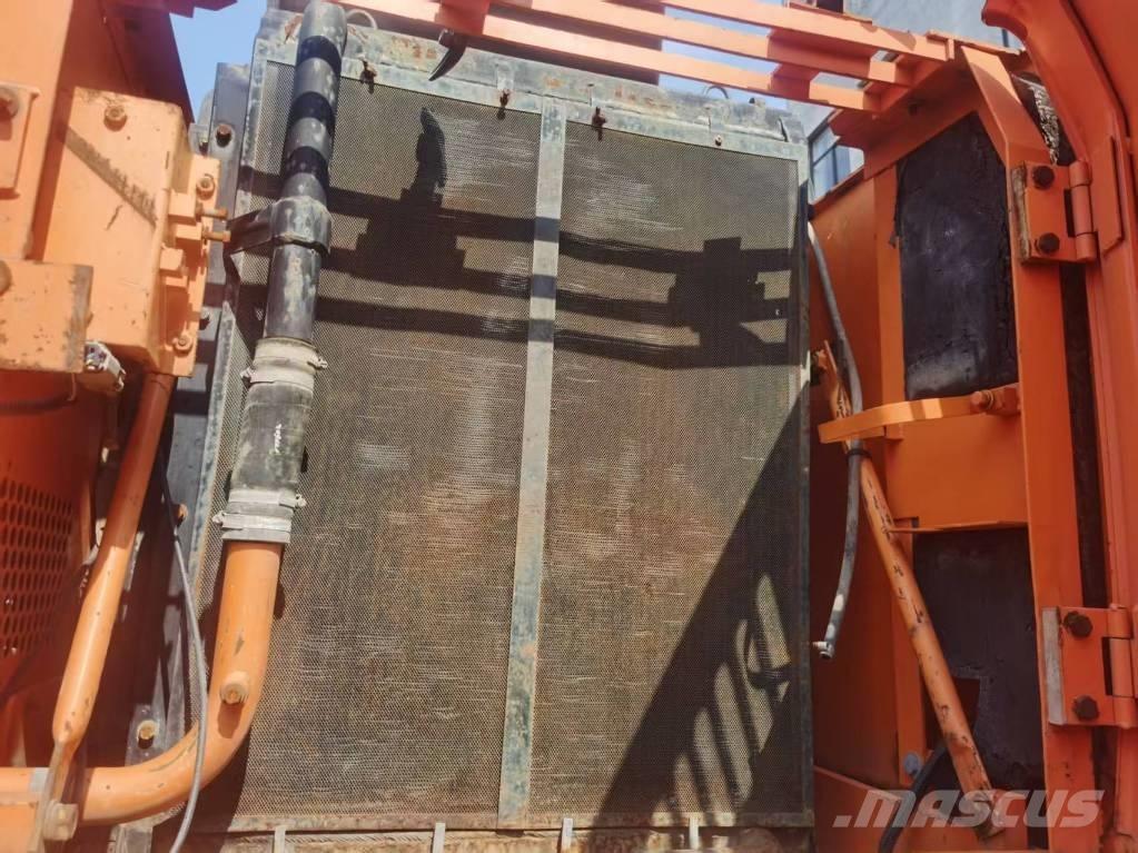 Doosan DH 210 W-7 Колёсные экскаваторы