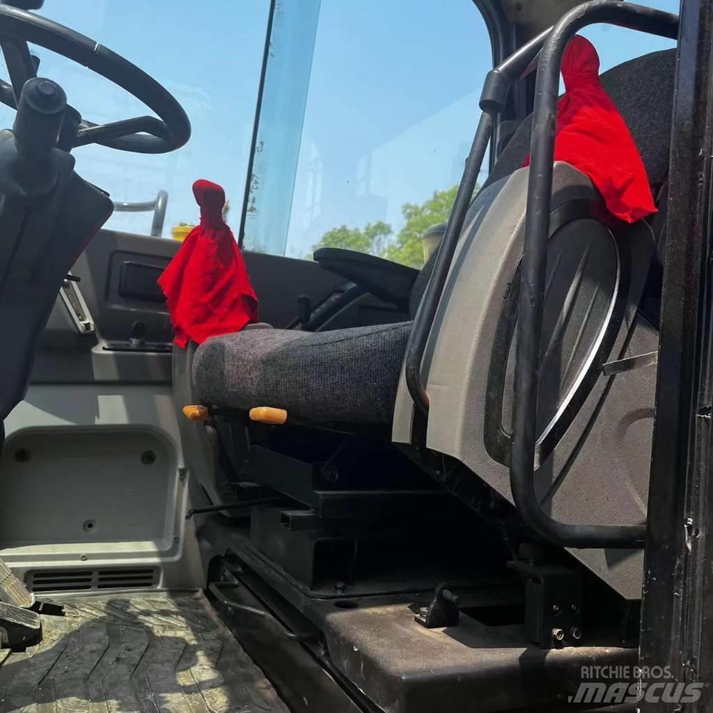 Hyundai R60W-7 Колёсные экскаваторы