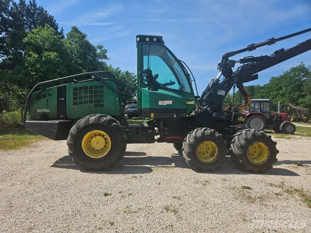 John Deere 1070 D Харвестеры