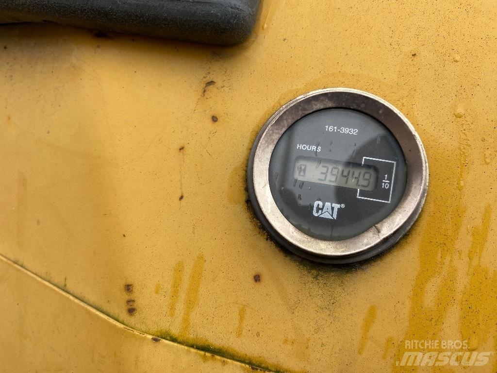 CAT D5G XL Гусеничные бульдозеры