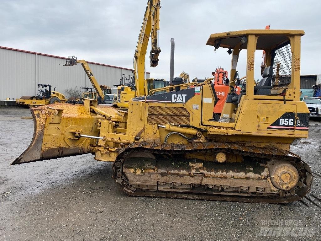 CAT D5G XL Гусеничные бульдозеры