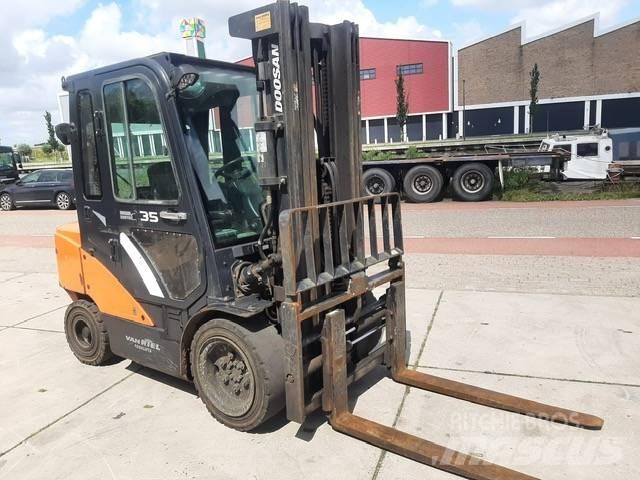 Doosan D 35 C-7 Дизельные погрузчики