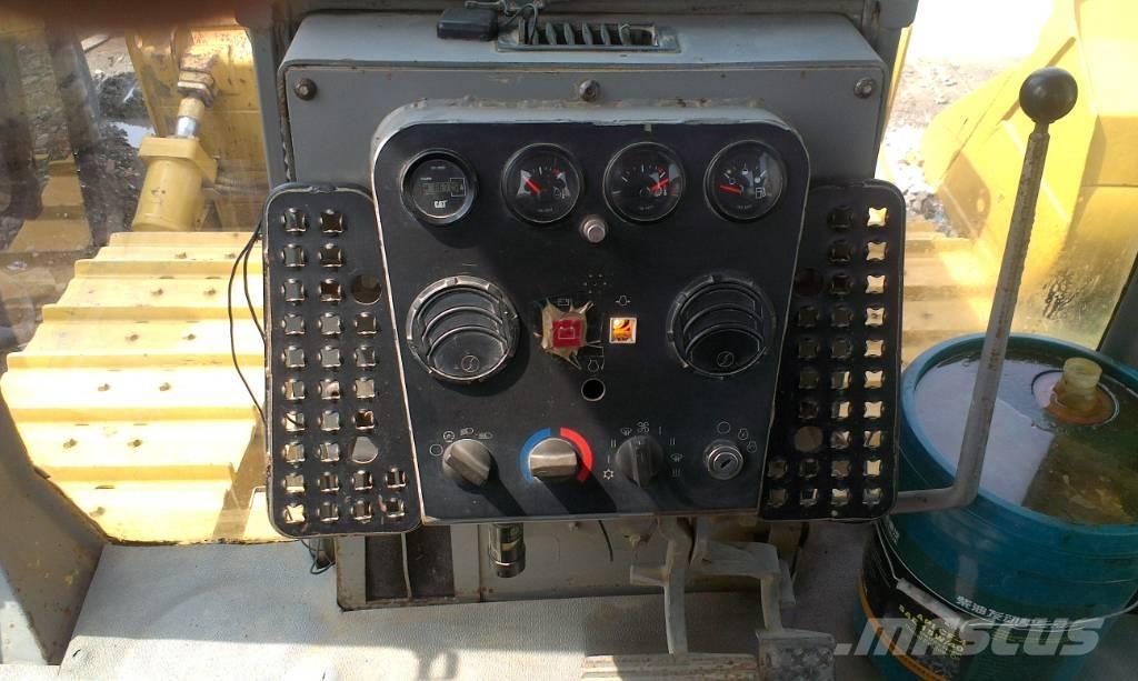 CAT D 6 G Гусеничные бульдозеры