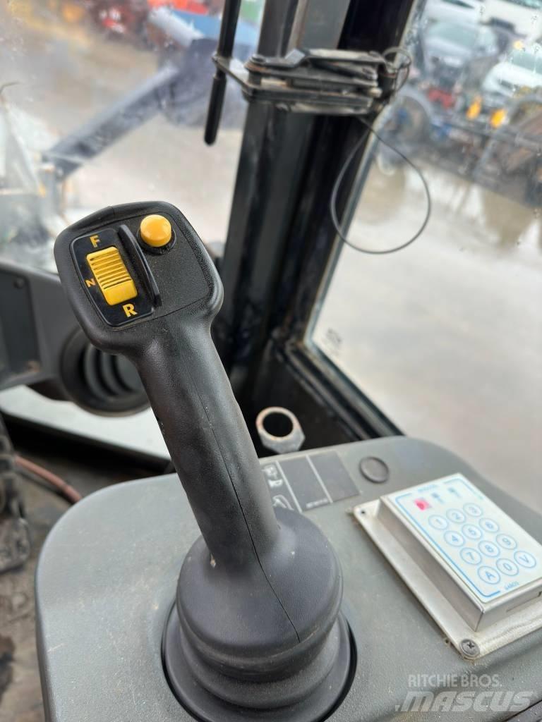 CAT 936H Фронтальные погрузчики
