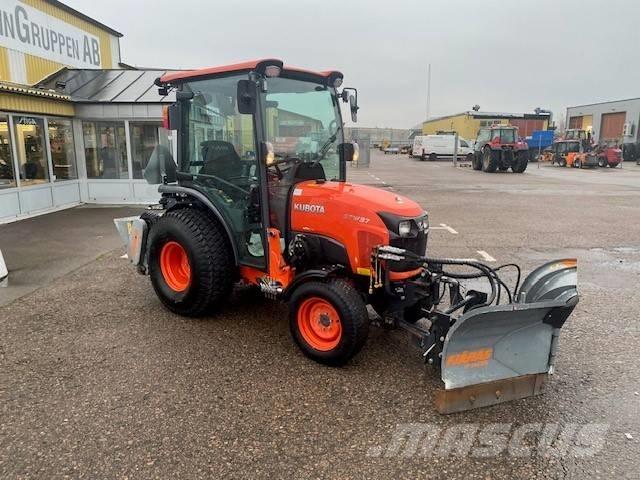 Kubota STW 37 Коммунальные тракторы