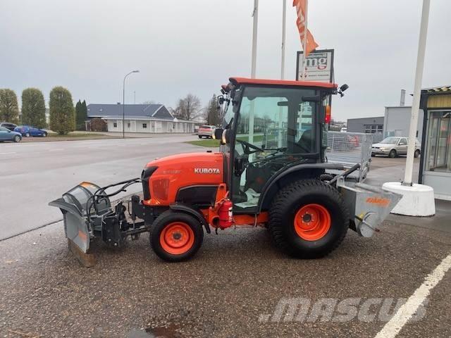 Kubota STW 37 Коммунальные тракторы