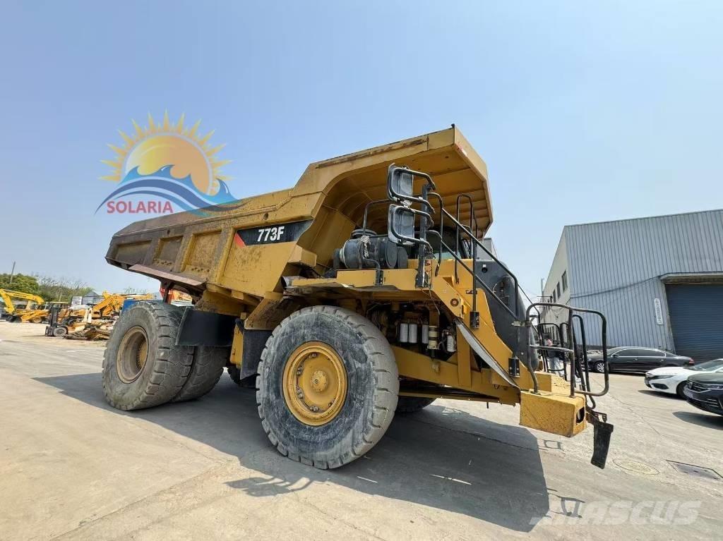 CAT 773 F Шарнирно-сочленённые самосвалы