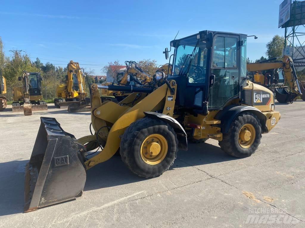 CAT 907 H 2 Фронтальные погрузчики