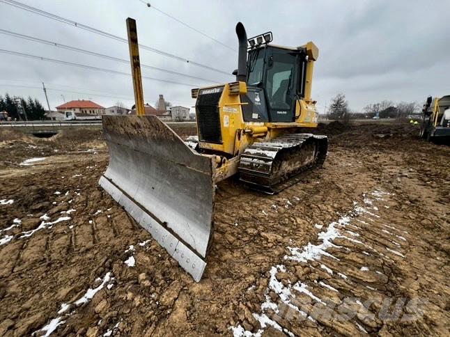 Komatsu D 41 E Гусеничные бульдозеры