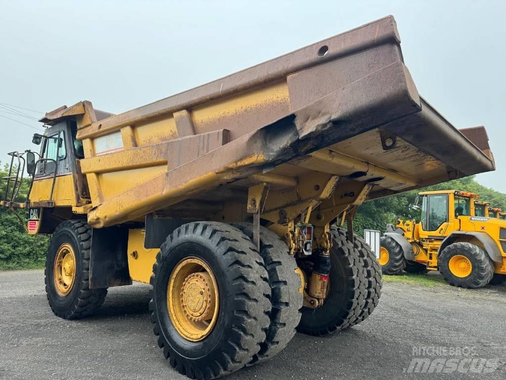 CAT 771 D Карьерные самосвалы