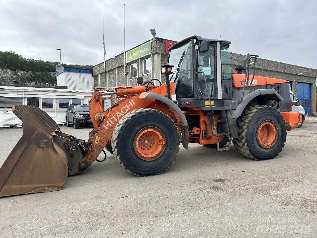 Hitachi ZW 220 Фронтальные погрузчики
