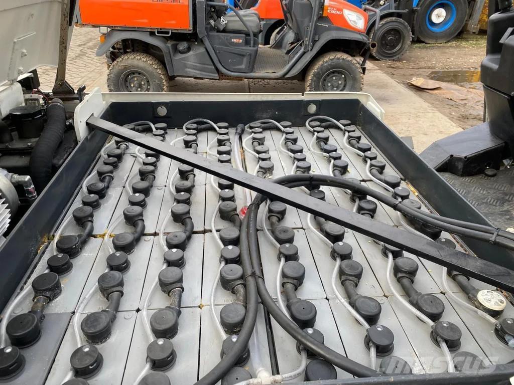 CAT EP30K-PAC Электропогрузчики