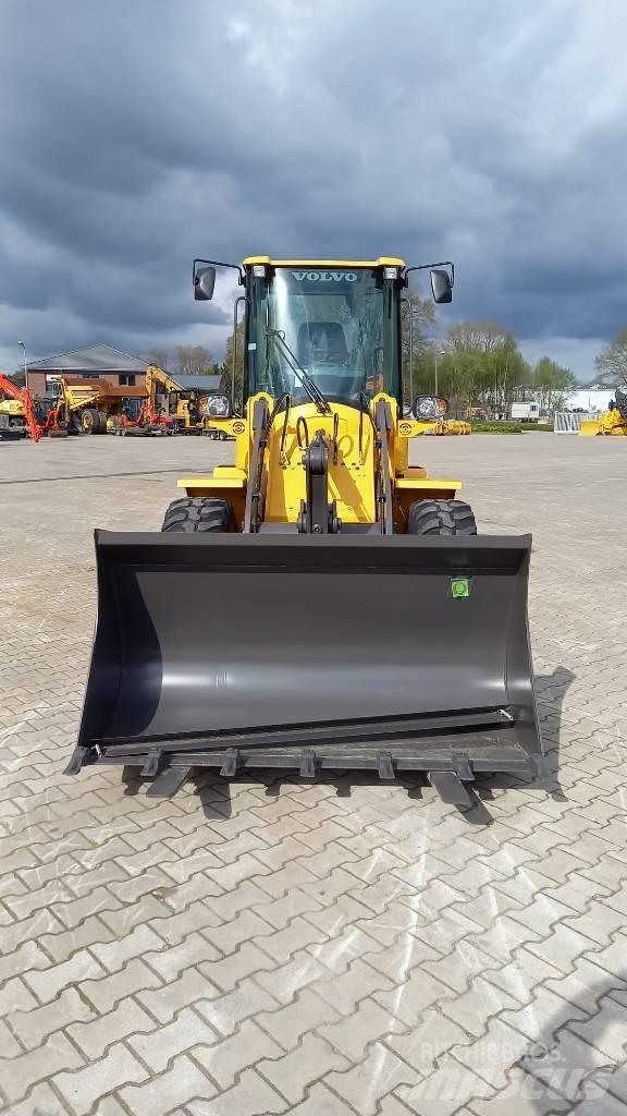 Volvo L 30 G Фронтальные погрузчики