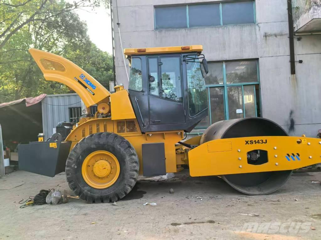 XCMG XS 143 Грунтовые катки