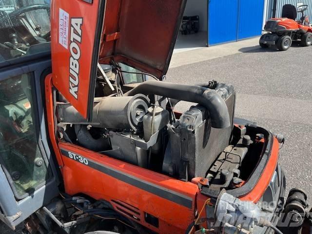 Kubota ST 30 Коммунальные тракторы