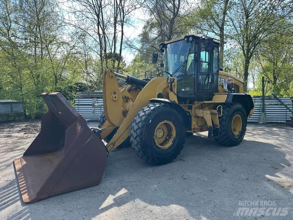 CAT 930M Фронтальные погрузчики