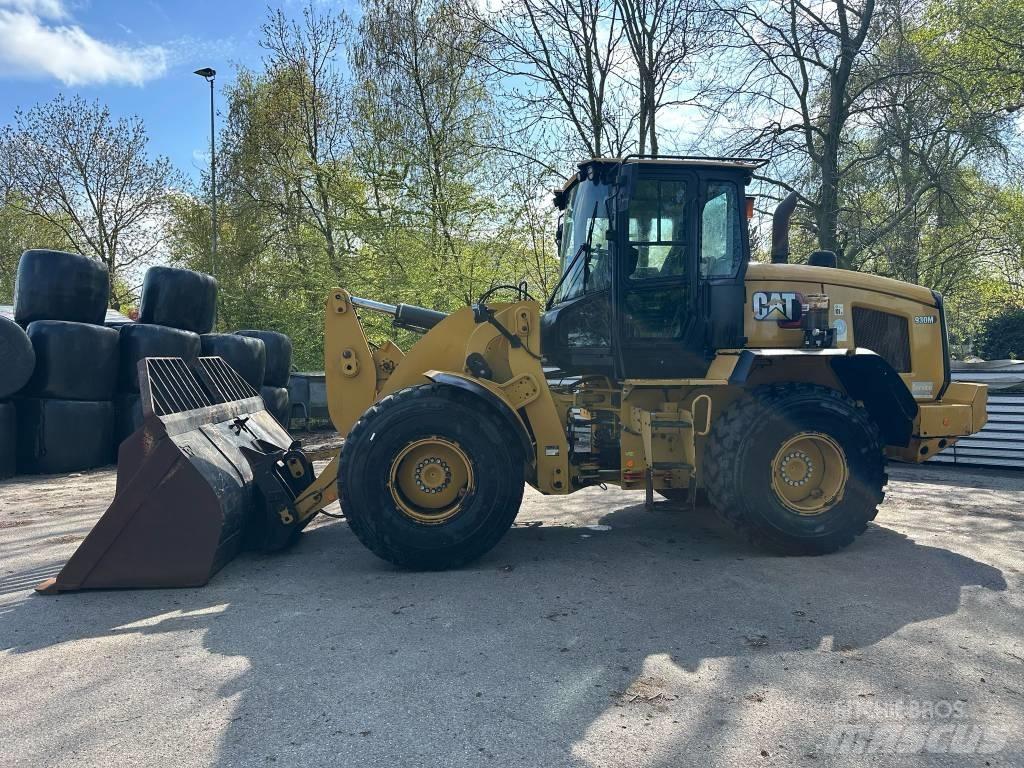 CAT 930M Фронтальные погрузчики