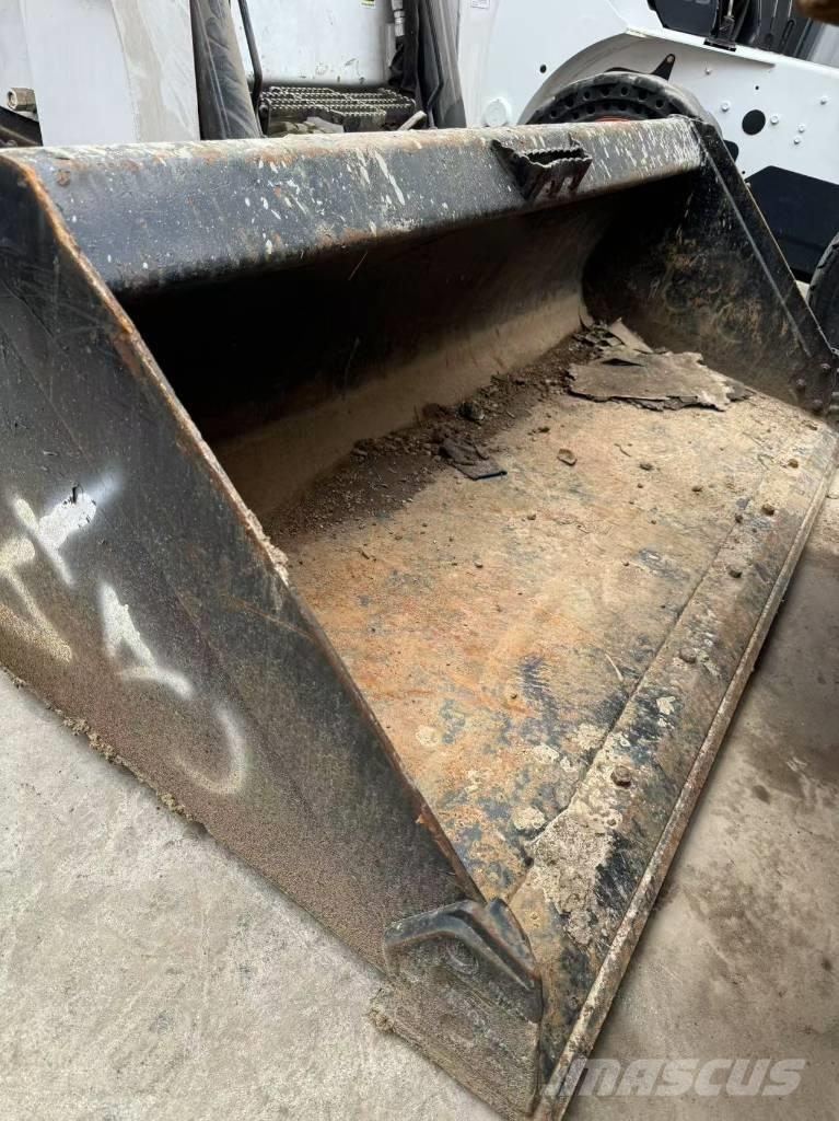 Bobcat T 770 Гусеничные фронтальные погрузчики