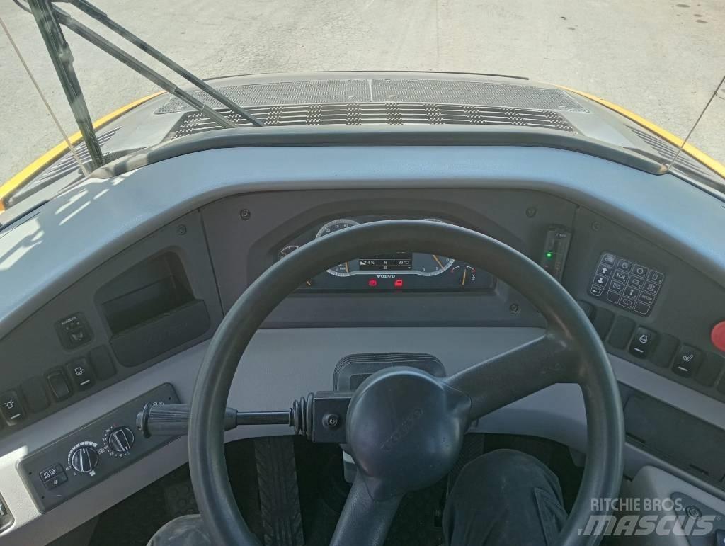 Volvo A 25 F Шарнирно-сочленённые самосвалы