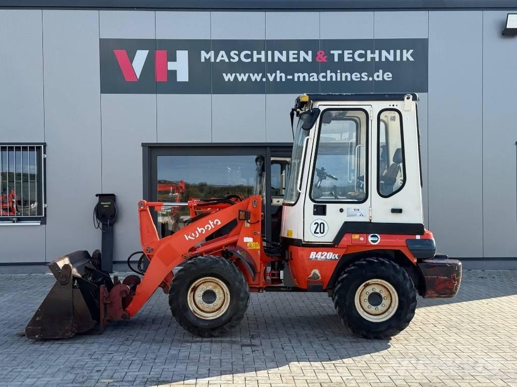 Kubota R 420 Фронтальные погрузчики